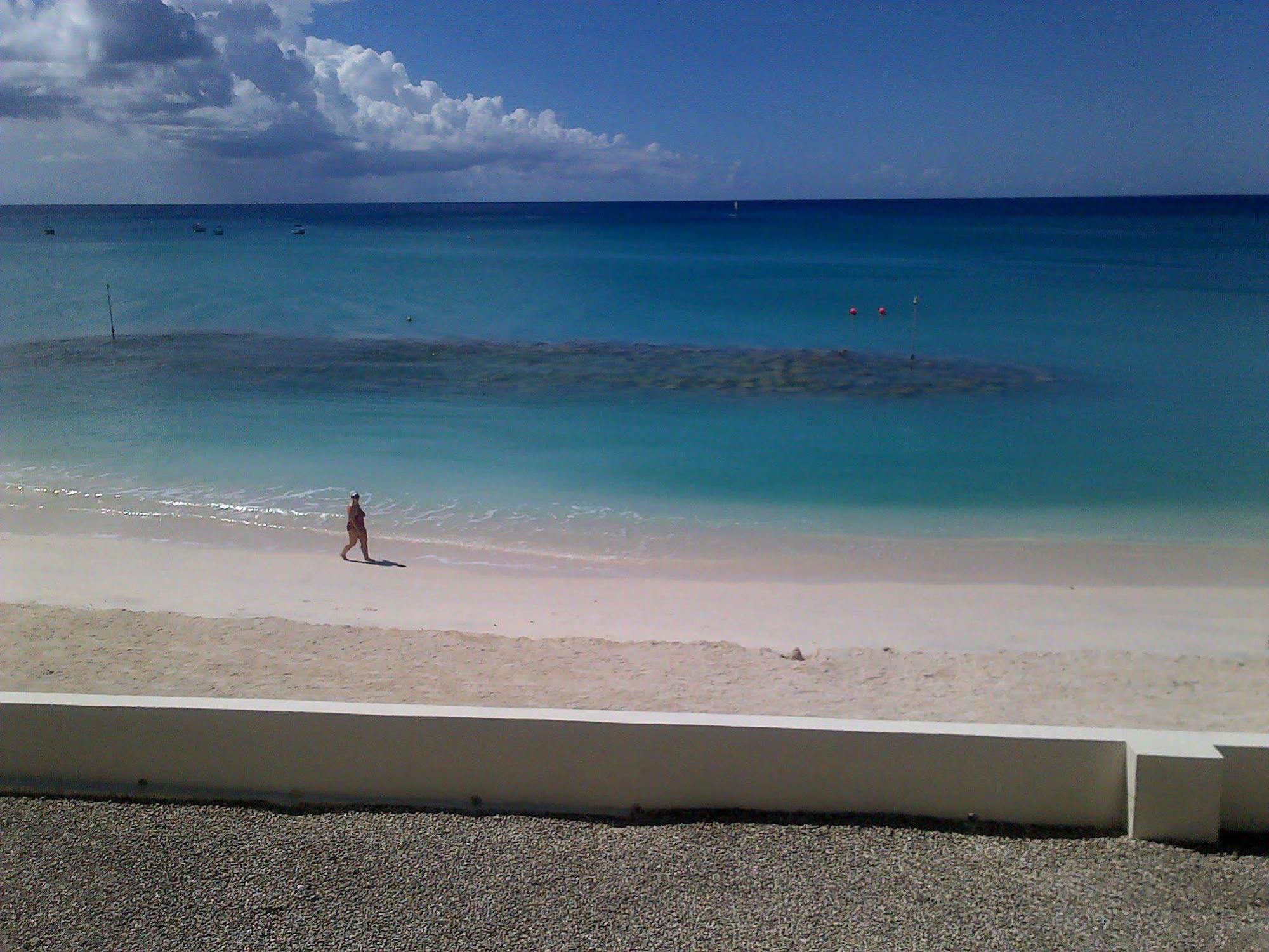 Starfish Discovery Bay Holetown Buitenkant foto